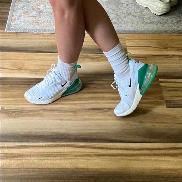 Nike Air‎ Max 270 Women's White and Green Sneakers Size 8.5 EUC *worn 3X* - Picture 1 of 12